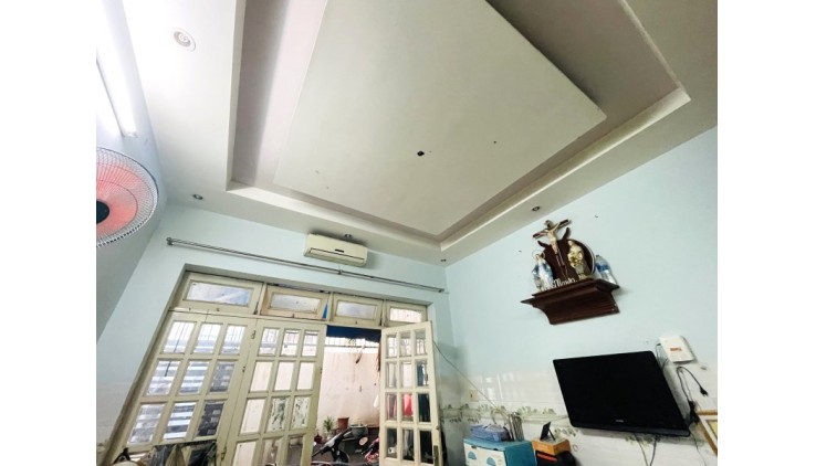 Bán Nhà 4 Tầng Mới Ở Ngay Hẻm Xe Hơi 56m2_4x12 chỉ Hơn 4 tỷ Tô Ngọc Vân Linh Đông Thủ Đức Hiếm Có.